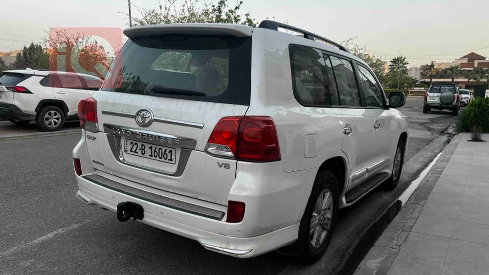 تۆیۆتا لاند کروزەر